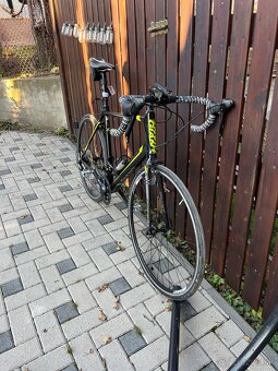 Predam cestny bicykel Giant - 2
