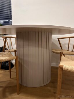 Jedálenský stôl - 2