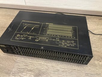 Yamaha Q2031A Graphic Equalizer - 2