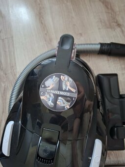 Vysávač Rowenta 900W - 2