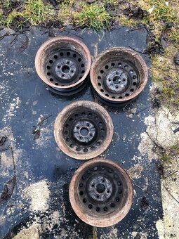 Plechové disky Toyota Yaris - 2