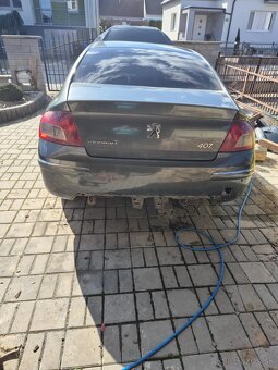 Peugeot 407 - 2