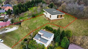 NA PREDAJ: Pozemok Podhorany 1403 m2 - 2