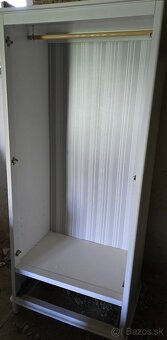 biela skina so zrkadlom IKEA - 2