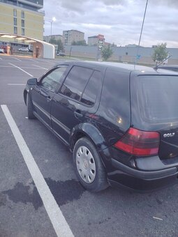 Golf 4 - 2
