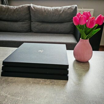 Playstation 4 PRO + 10 HIER + PRÍSLUŠENSTVO - 2