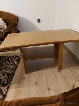 konferenčný drevený stolík - 2