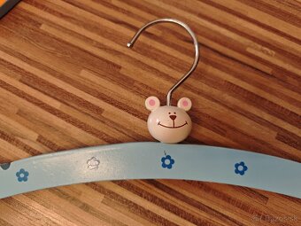 Vešiaky pre detske vecičky - 2