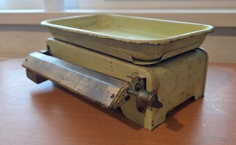 STARA KUCHYNSKÁ VAHA - 2