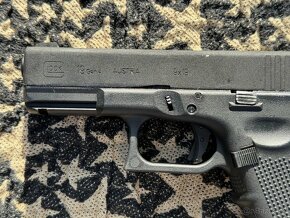 Airsoft UMAREX GBB Glock 19 - 2