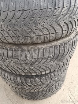 Predám Michelin 185/60R15 zimne - 2