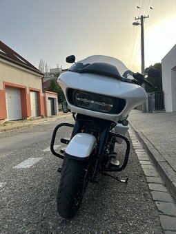 Harley Davidson Road Glide - 2