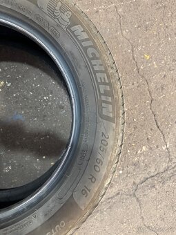Letne pneu Michelin 205/60/ R16 - 2