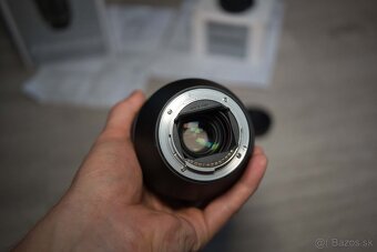 Samyang 35-150mm F2-2.8 + Lens Station pre Sony E – TOP STAV - 2
