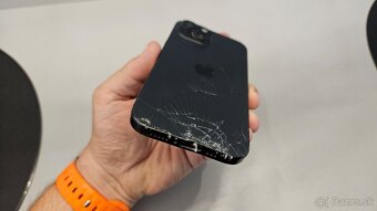 Apple iPhone 15 - rozbitý, zablokovaný, nájdený, na diely - 2