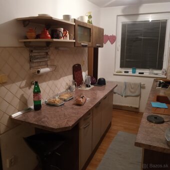 Kuchynská linka a skrinky - 2