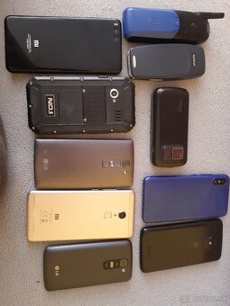 Predám mobily na náhradné diely - 2