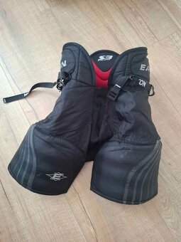 Hokejova vystroj - 2