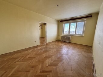 Výnimočný 3-izbový byt s balkónom v priamom centre - 2