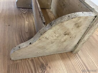 staršia drevená polička - 2