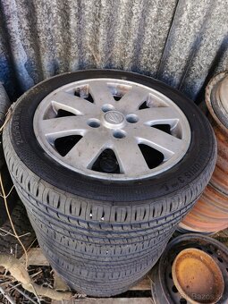 Nissan Almera, Primera - 2