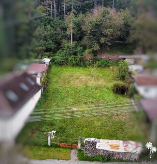 PREDAJ: Romantický stavebný pozemok pri lese - 2