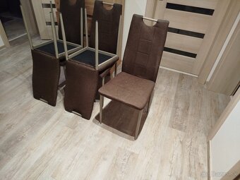 Darujem stoličky - 2