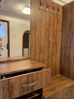 Vešiaková stena - 2