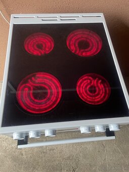 Sporák sklokeramický - 2