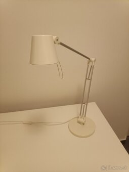 Darujem bielu lampu na stôl - 2