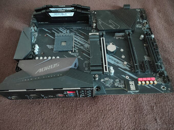 Výkonná AM4 domáca PC/serverová zostava - 2