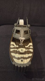 Vojenska lod a vojenske auto - 2