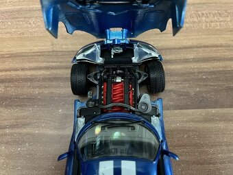 Dodnes Viper GTS 1:24 Bburago - 2