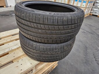 2ks Letné pneu 235/40R19 - 2