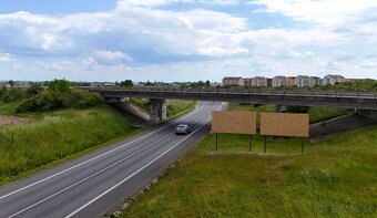 Billboard- križovatka medzi Pezinkom, Malackami a Vinosadmi - 2