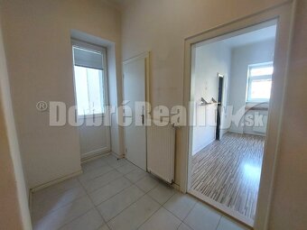 PRENÁJOM: VEĽKOMETRÁŽNY 1 IZBOVÝ BYT S LOGGIOU, CENTRUM - 2