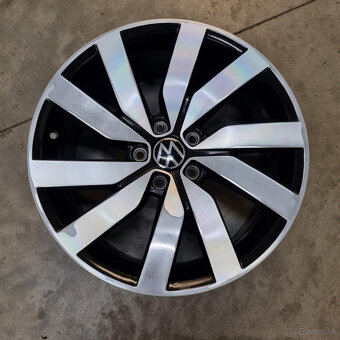 Hliníkové Volkswagen disky 5x112 R18 8J ET44 - 2