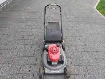 Honda izy - 2