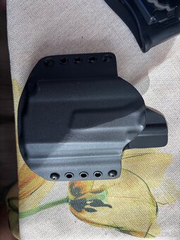 Puzdro kydex na CZ p 10 c so svetlom Olight mini - 2