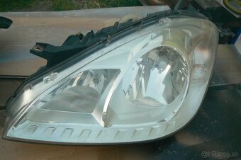 Mercedes w169 svetla predne - 2