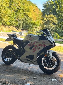 Yamaha R7 2023 - 2