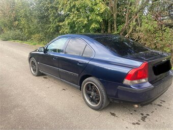 Rozpredáme Volvo s60 na náhradné diely - 2