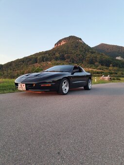 Rozpredám Pontiac firebird - 2
