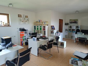 Obchodné priestory NOVOSTAVBA priamo na námesti - 2