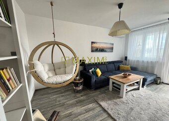 Veľmi pekný zrekonštruovaný 3- izbový byt s lodžiou na ulic - 2