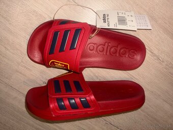 Šľapky Adidas v.37/38 s visačkou - 2