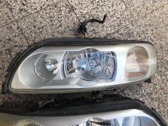 Predam Xenony Volvo V70, S60…R type - 2