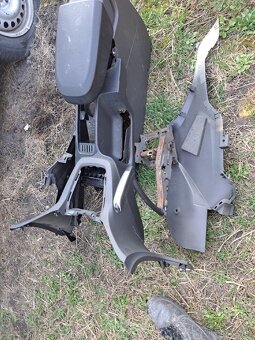 Predam Ford c-max  Lakťová opierka Tunel stredový - 2