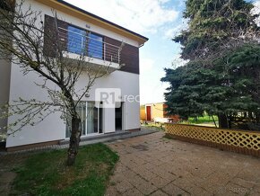 Rodinný dom s pekným pozemkom 800 m2 / Moravany nad Váhom - 2