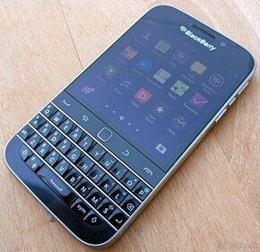 Blackberry Classic Q20 cierny - 2